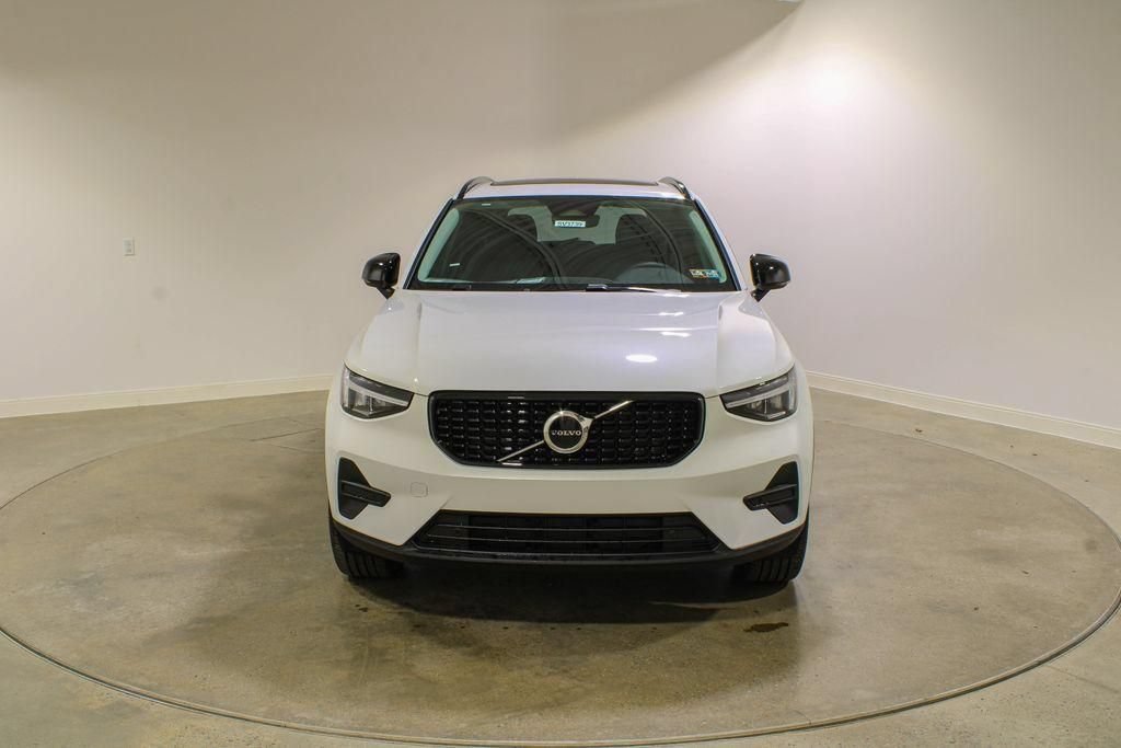 New 2026 Volvo XC40 B5 Core w/ Protection Package Premier AWD/4WD image 8