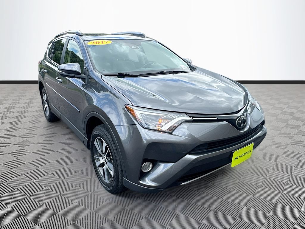 Used 2017 Toyota RAV4 XLE AWD/4WD image 3