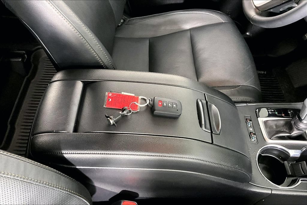 Used 2019 Toyota Highlander Limited FWD image 31