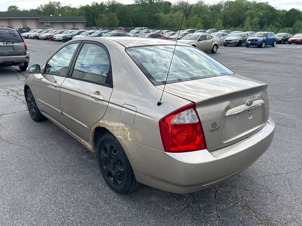 Used 2005 Kia Spectra LX FWD image 8