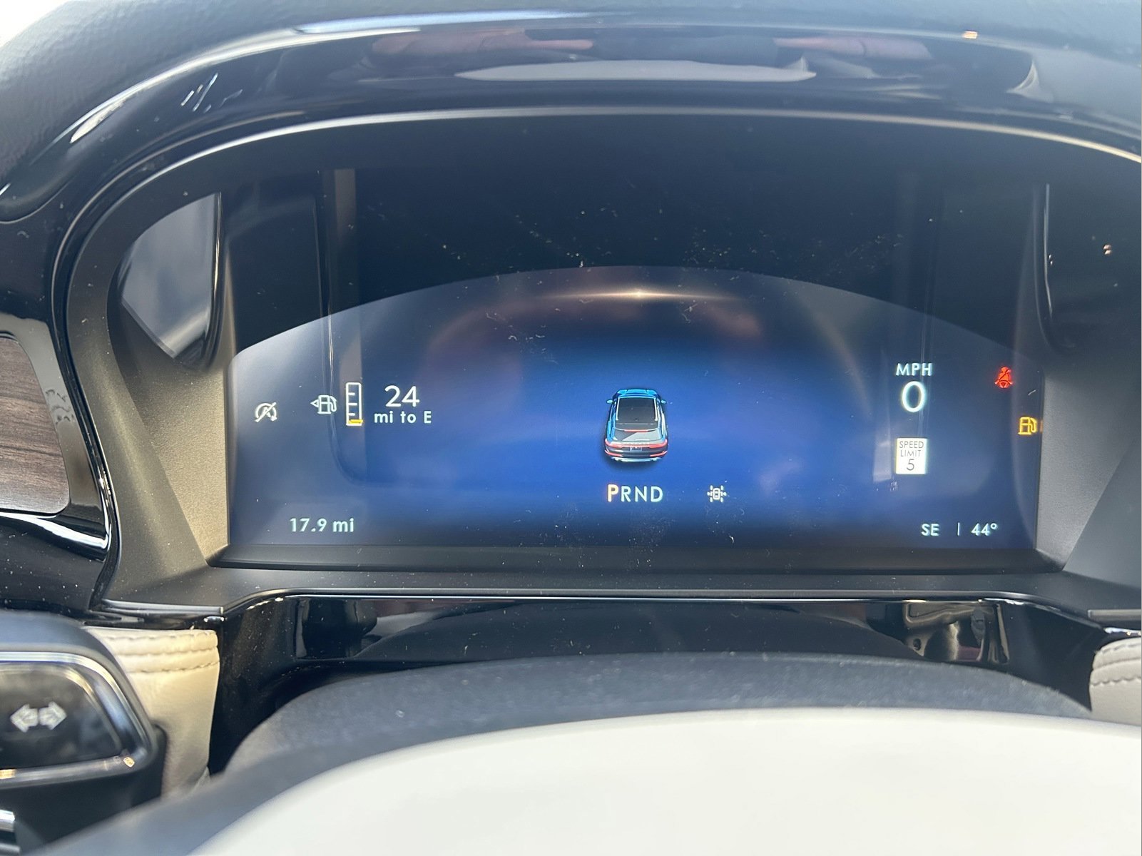 Used 2025 Lincoln Corsair Reserve image 8