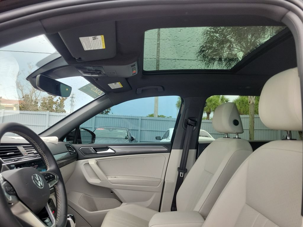 Certified 2023 Volkswagen Tiguan SE R-Line FWD image 25