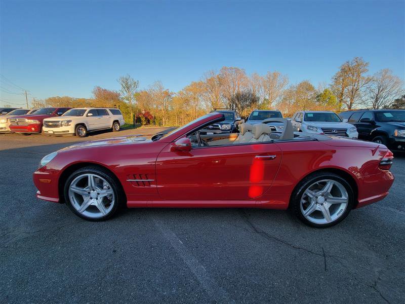 Used 2011 Mercedes-Benz SL 550 image 8