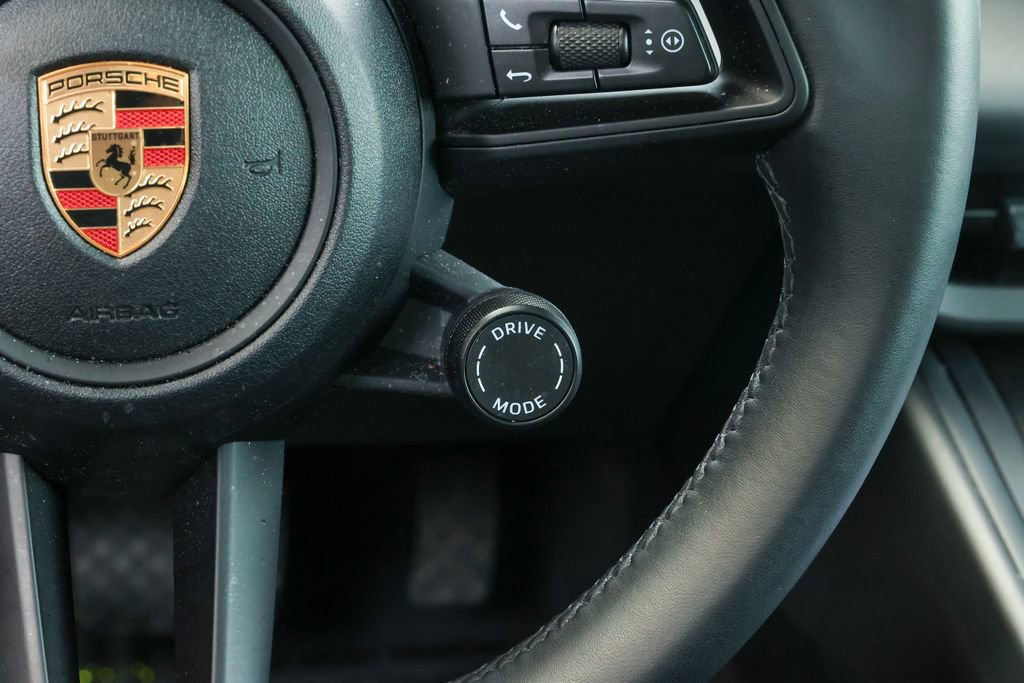 Certified 2025 Porsche Macan 4 Electric image 22