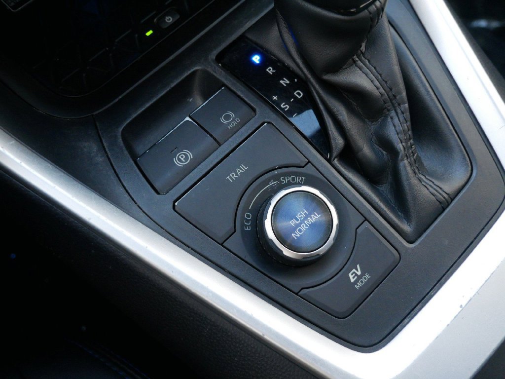Used 2020 Toyota RAV4 XSE AWD/4WD image 25