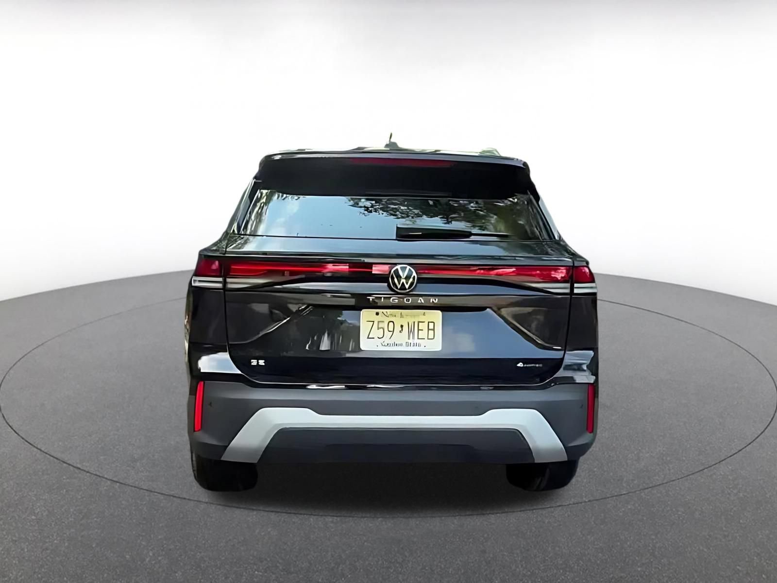 Used 2026 Volkswagen Tiguan SE AWD/4WD image 12