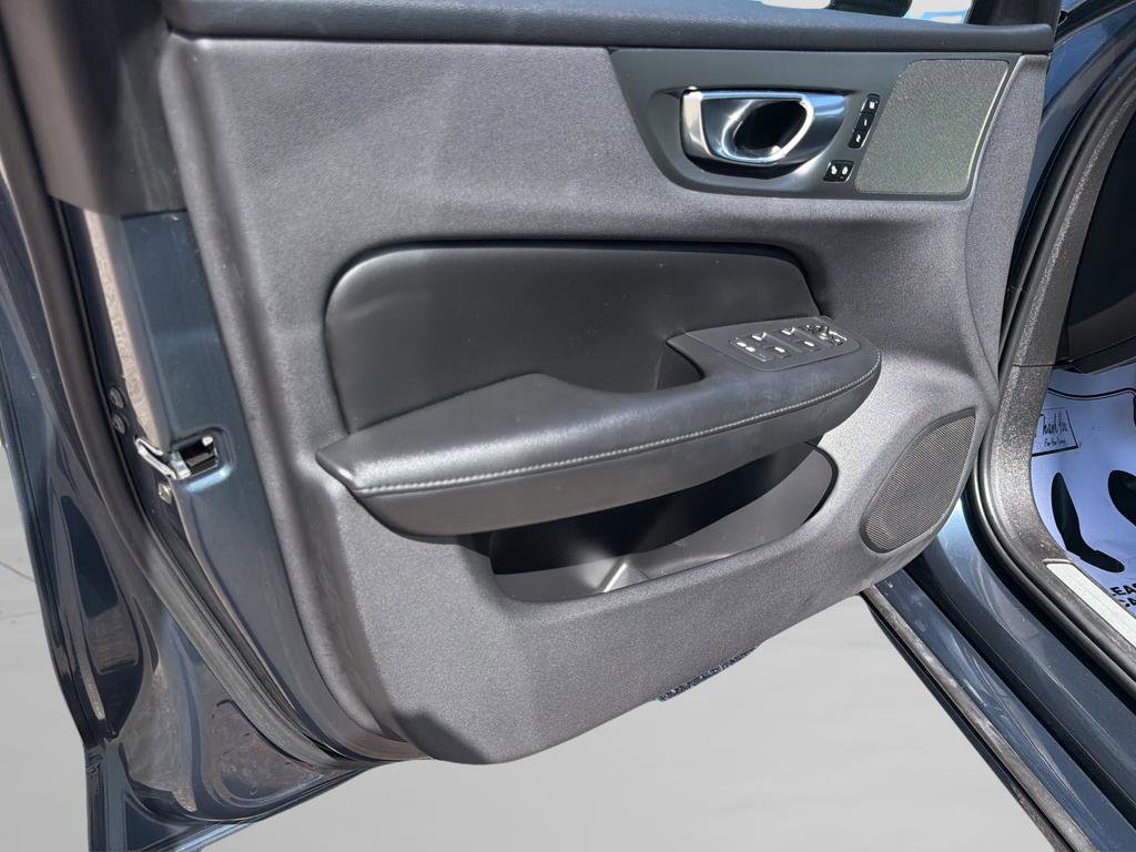 Used 2023 Volvo S60 T8 Plus image 18