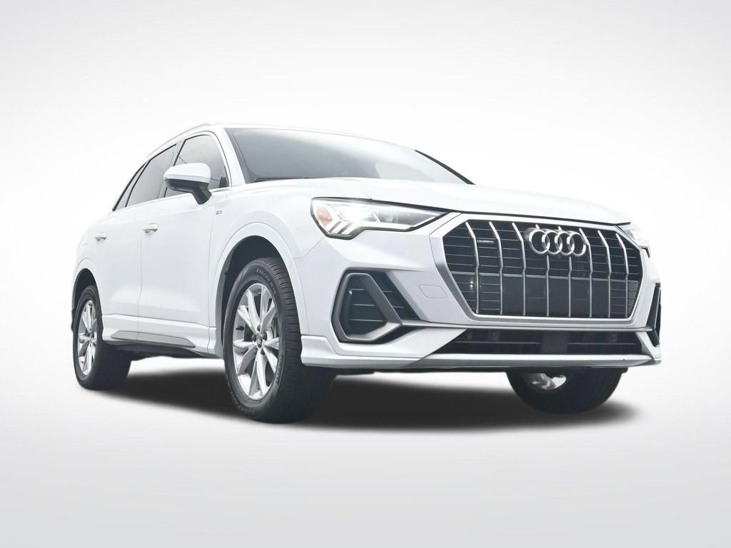 Used 2022 Audi Q3 2.0T Premium Plus w/ Premium Plus Package AWD/4WD image 34