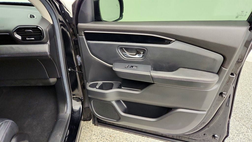 Used 2025 Honda Pilot Touring image 27