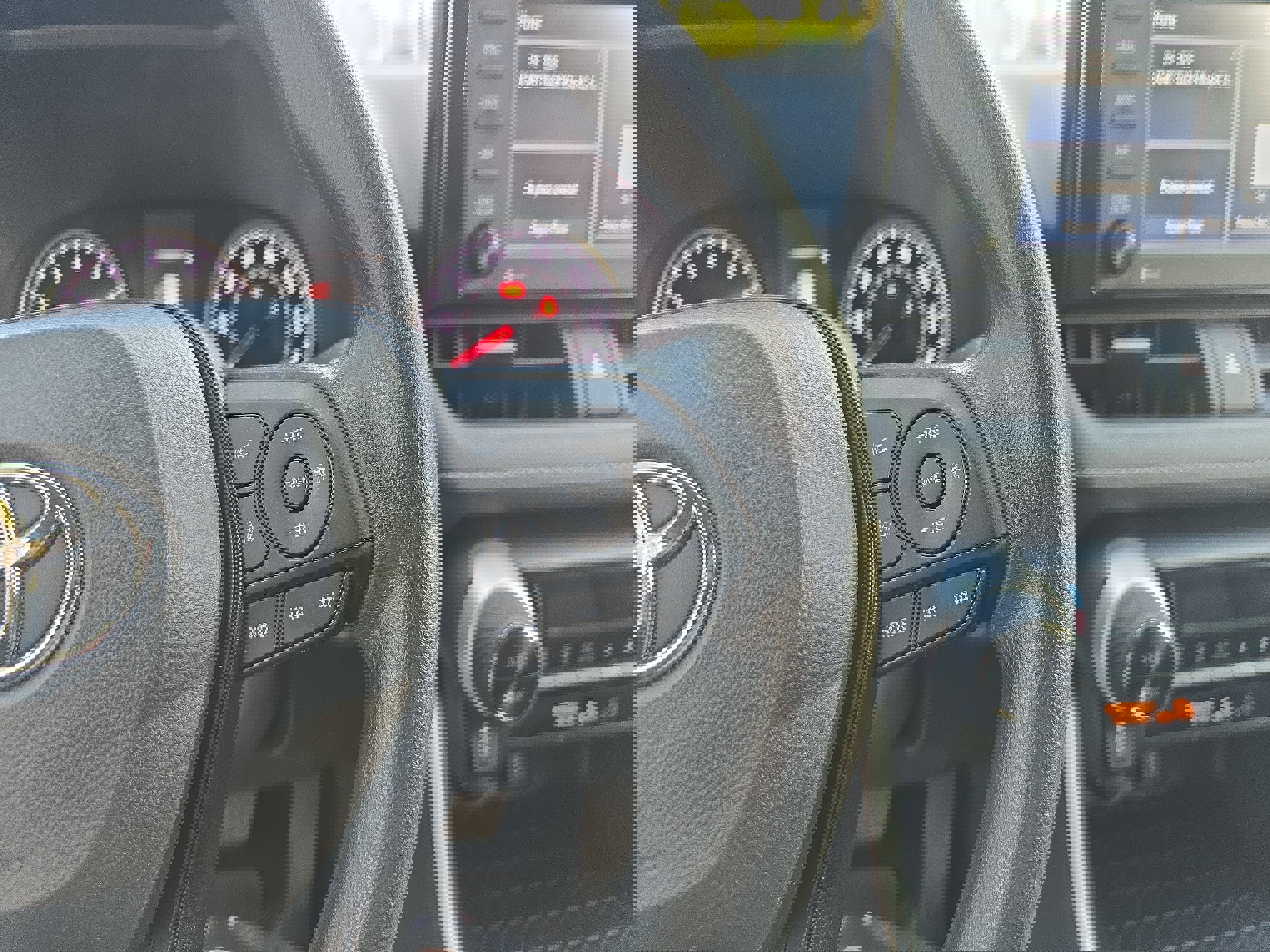 Used 2022 Toyota RAV4 XLE image 17