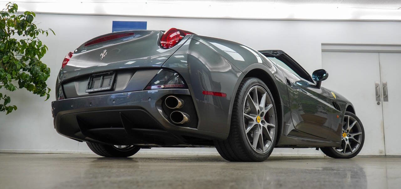 Used 2011 Ferrari California Base 2dr Convertible image 5