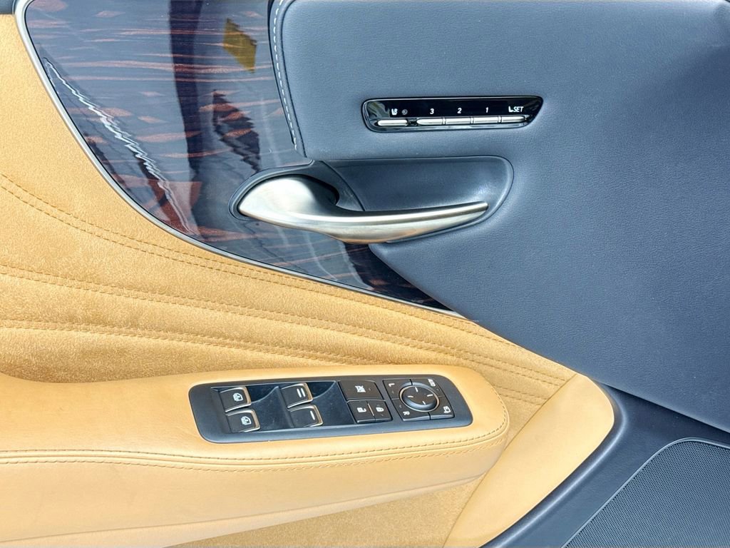 Used 2023 Lexus LS 500 w/ Luxury Package RWD image 22