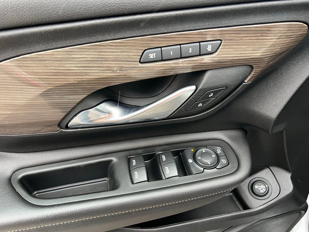 Used 2022 GMC Terrain Denali w/ Denali Premium Package image 16