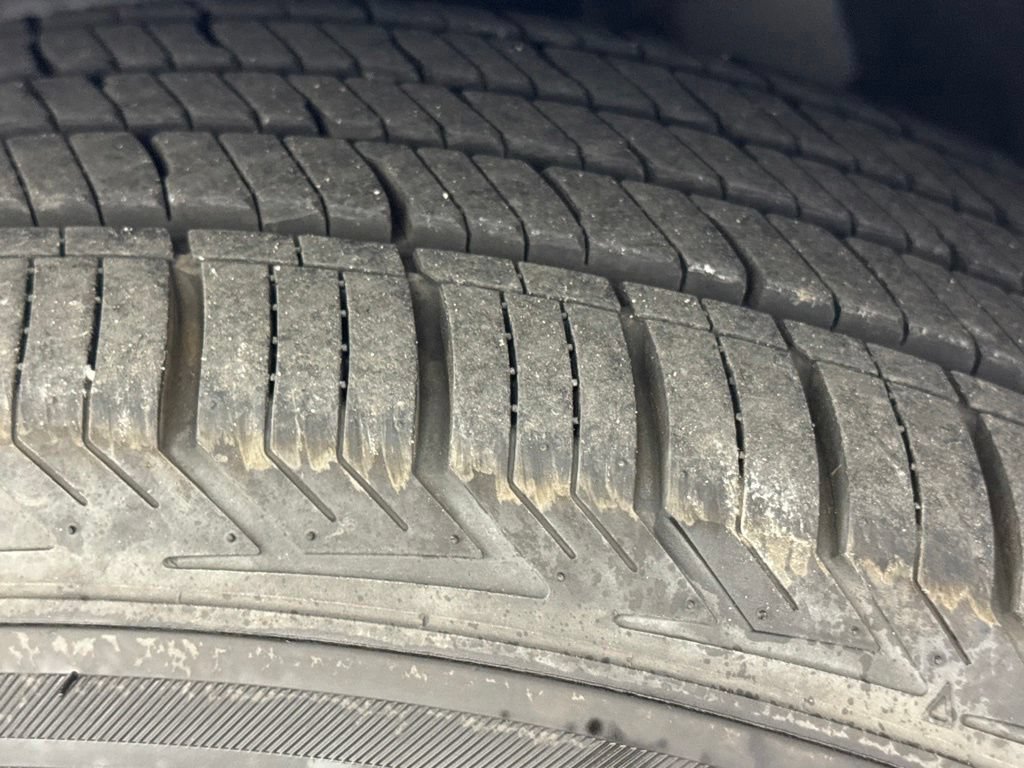 Certified 2024 Chrysler Pacifica Touring-L FWD image 11