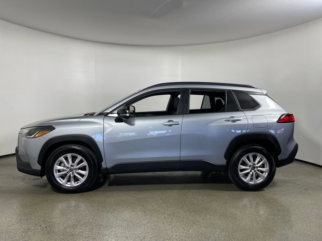 Certified 2025 Toyota Corolla Cross LE image 6