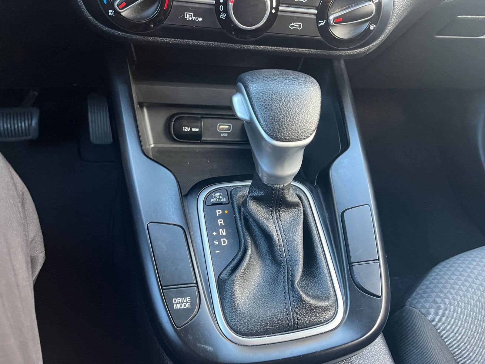 Used 2025 Kia Soul LX w/ LX Technology Package FWD image 38