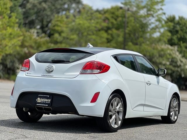 Used 2017 Hyundai Veloster FWD image 5