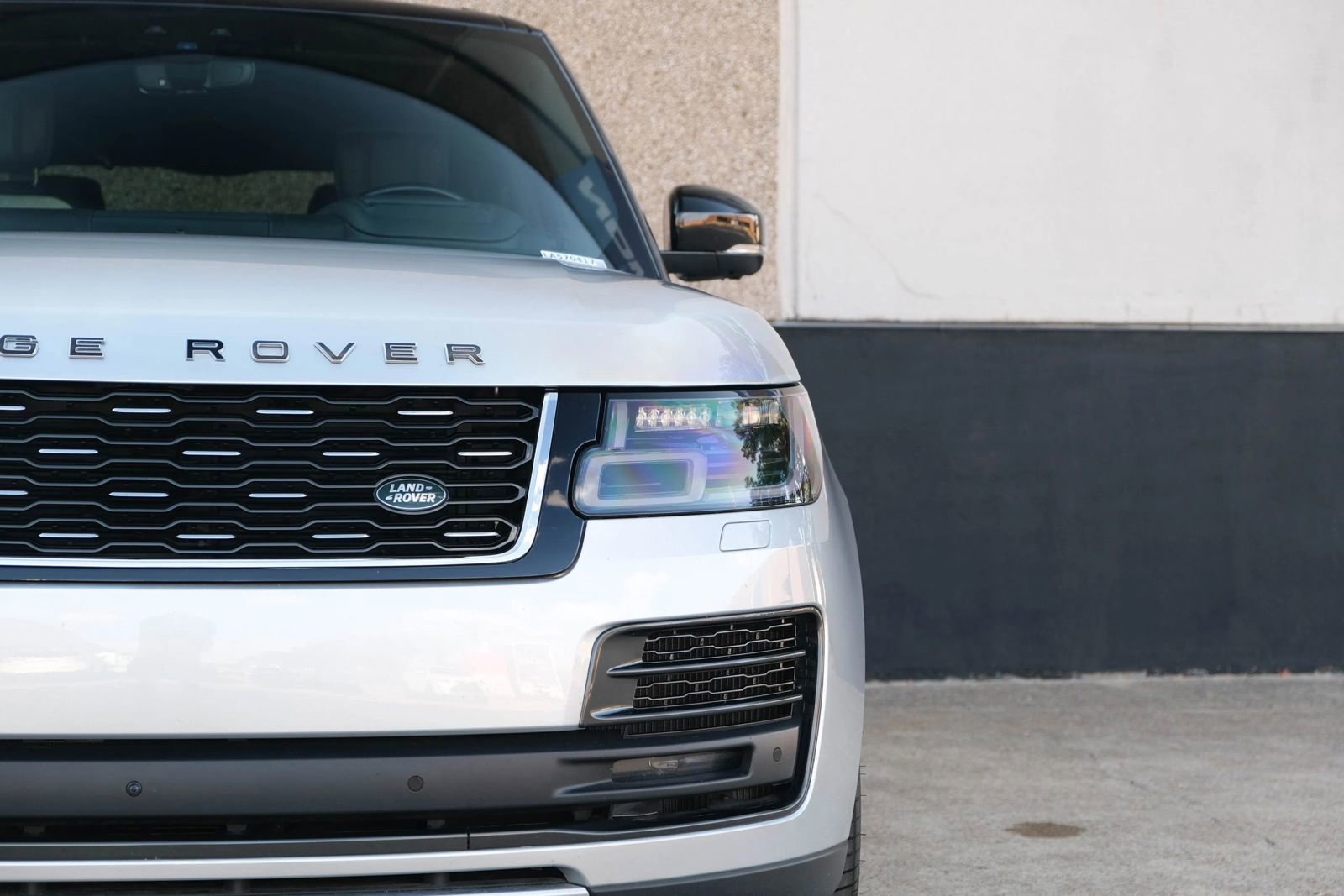 Used 2020 Land Rover Range Rover SV Autobiography Dynamic image 3