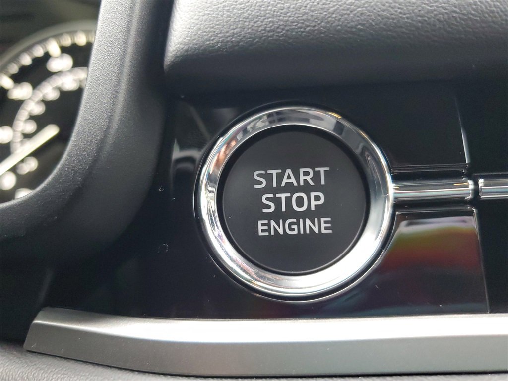 New 2026 Mitsubishi Outlander ES image 16