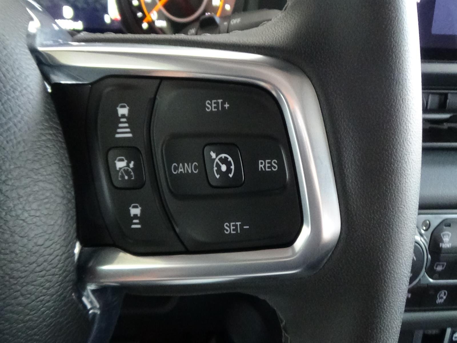 Used 2026 Jeep Wrangler Unlimited Sahara AWD/4WD image 25