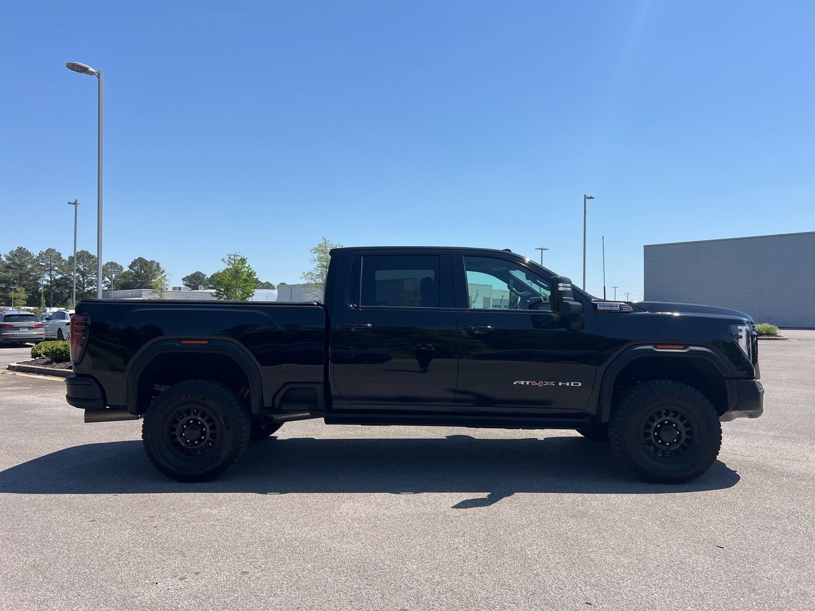 Used 2025 GMC Sierra 2500 AT4X w/ AT4X AEV Edition AWD/4WD image 4