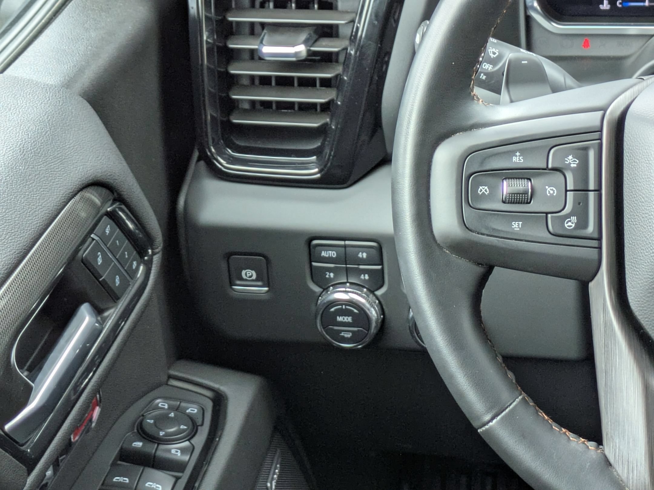 Certified 2024 GMC Sierra 1500 AT4 w/ AT4 Premium Package AWD/4WD image 23
