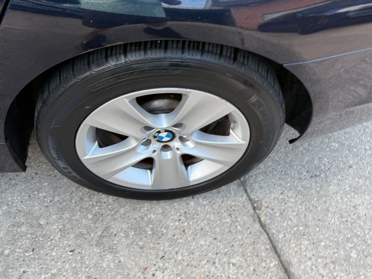 Used 2013 BMW 528i xDrive Sedan AWD/4WD image 12