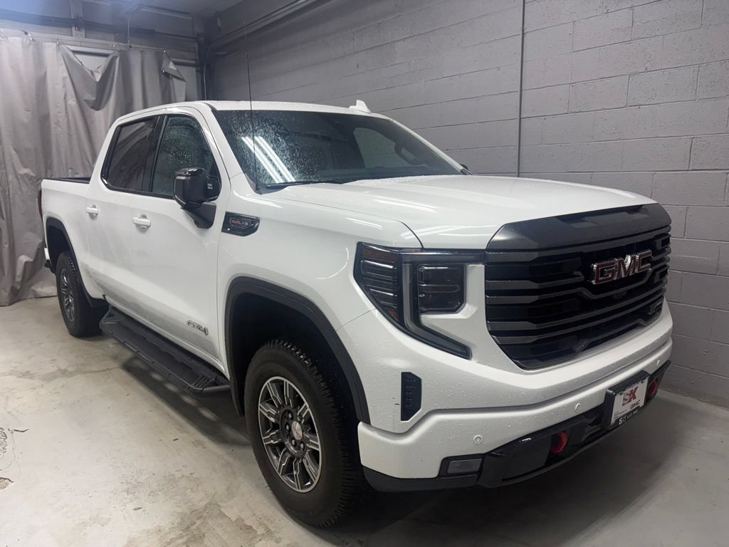 Used 2024 GMC Sierra 1500 AT4 w/ Technology Package AWD/4WD image 5