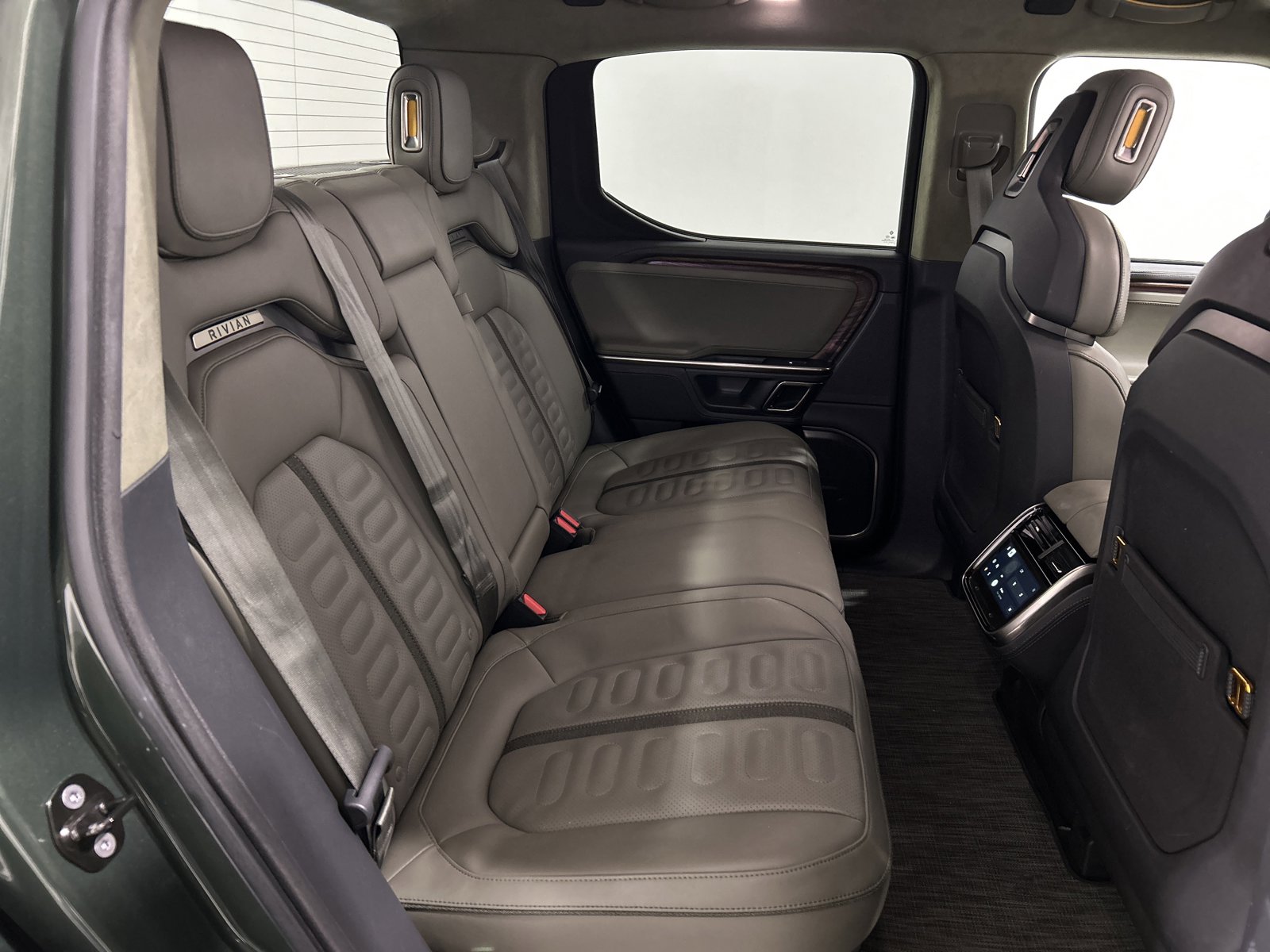 Used 2022 Rivian R1T Adventure image 22