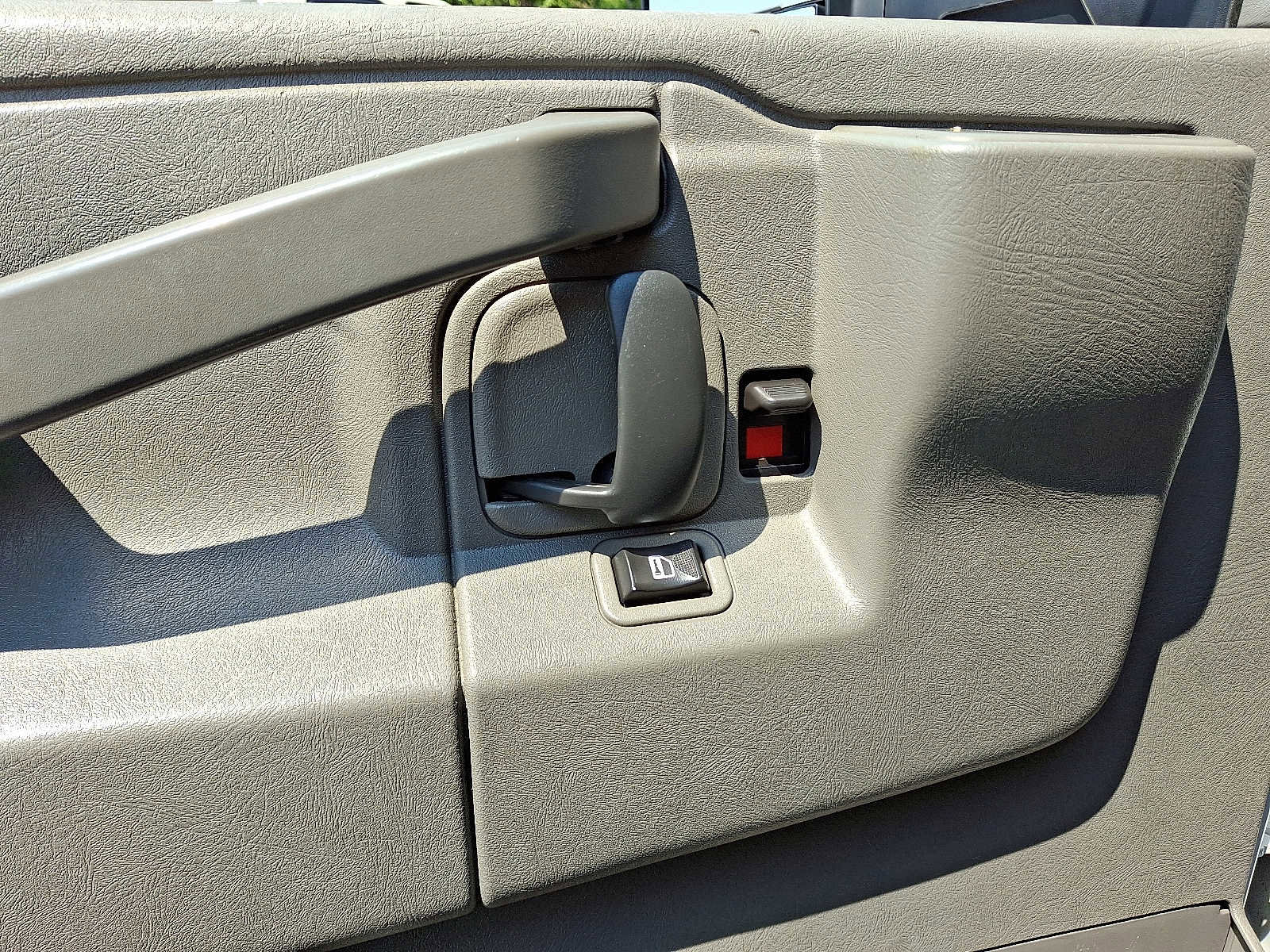 Used 2017 Chevrolet Express 3500 image 13