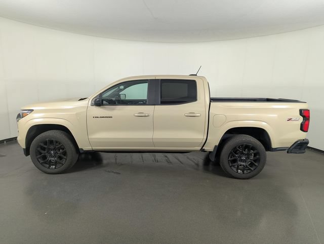 Used 2024 Chevrolet Colorado Z71 w/ LPO, Dark Essentials Package AWD/4WD image 5