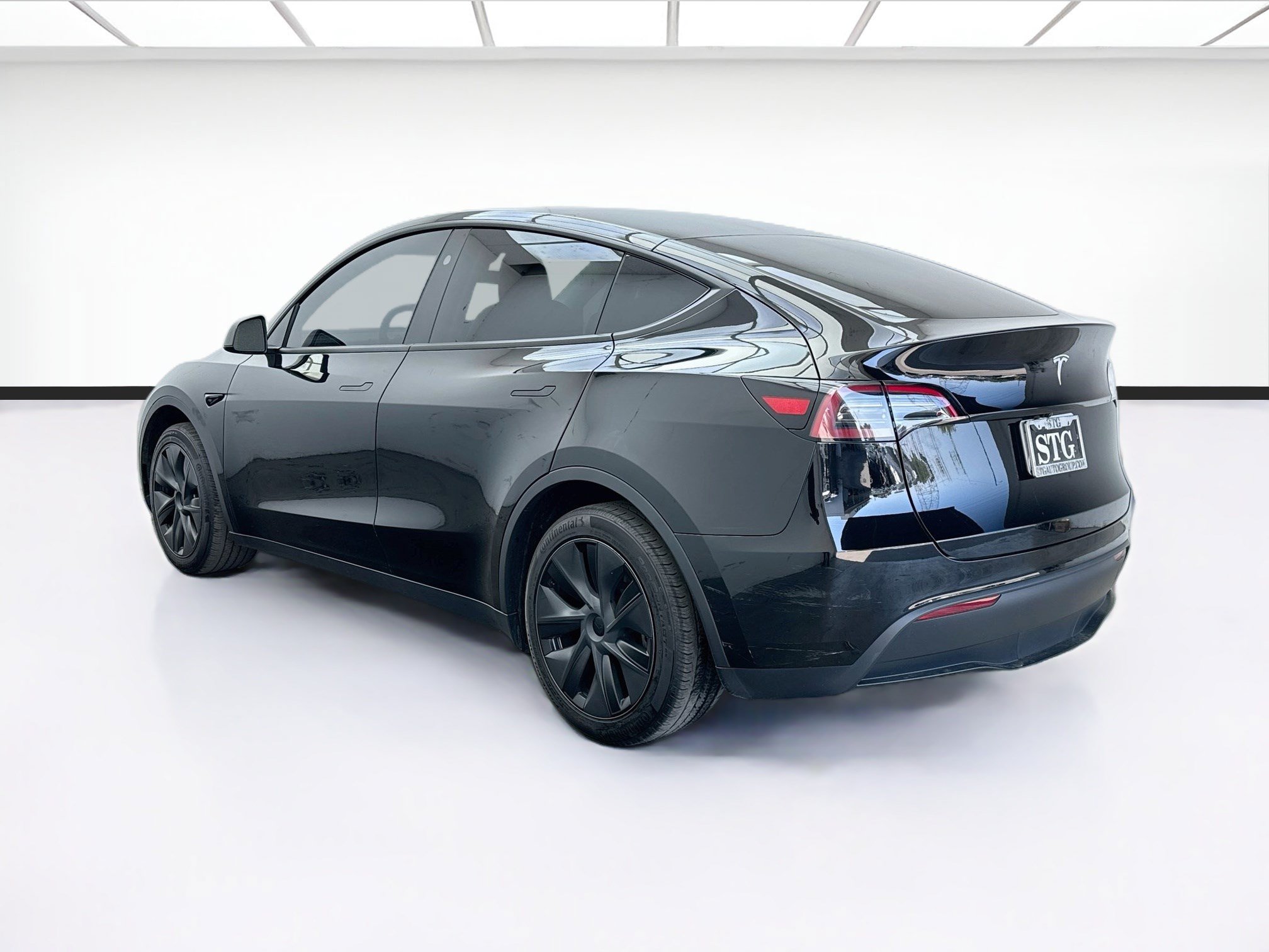 Used 2024 Tesla Model Y Long Range RWD image 6