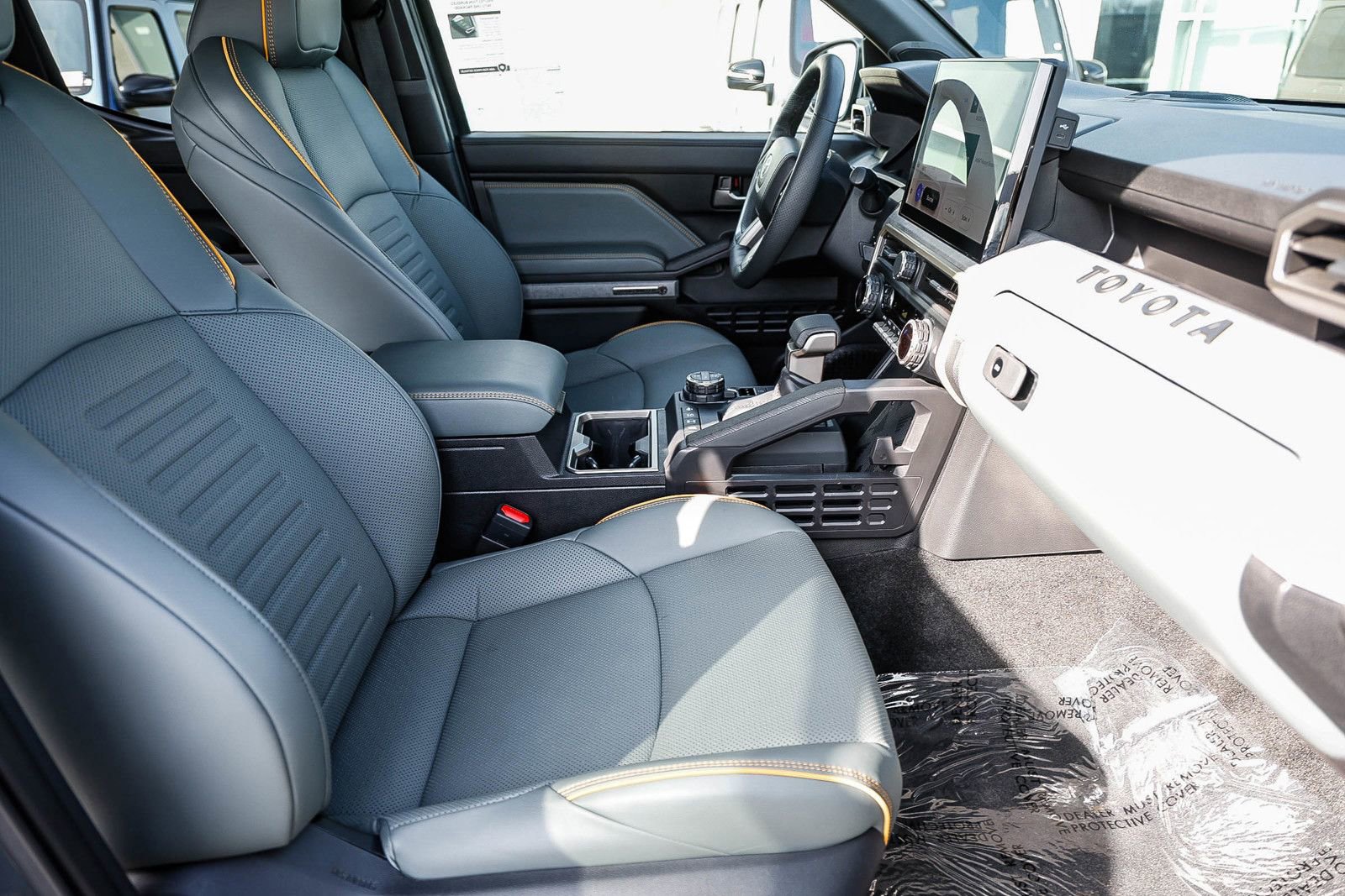 Used 2025 Toyota Tacoma Trailhunter image 17