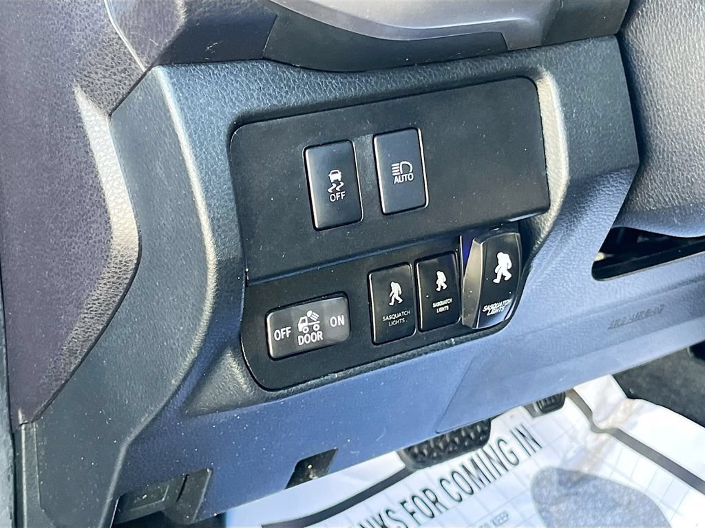 Used 2022 Toyota Tacoma SR5 w/ Technology Package AWD/4WD image 10