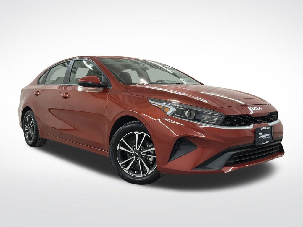 Used 2024 Kia Forte LXS w/ LXS Technology Package FWD image 4