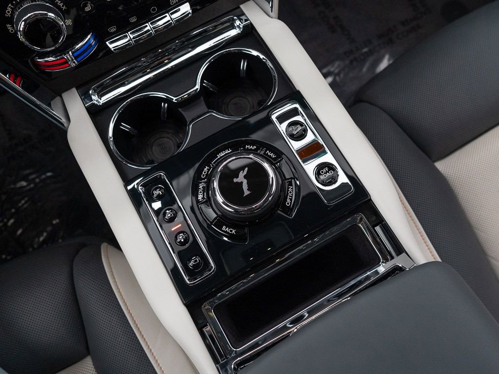 Certified 2023 Rolls-Royce Cullinan w/ Dark Exterior Package AWD/4WD image 40