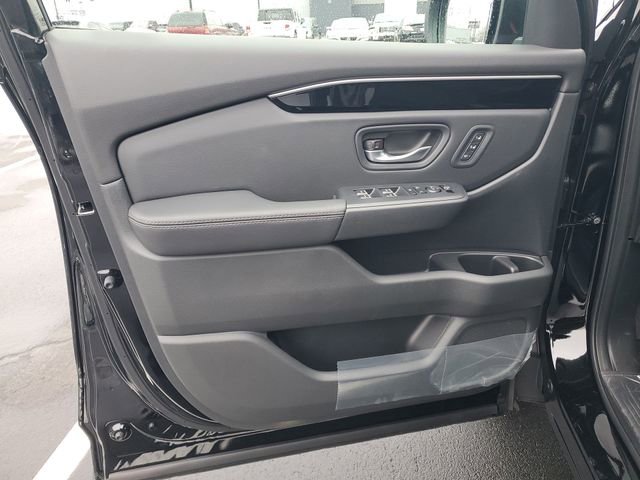 New 2025 Honda Pilot Touring image 39