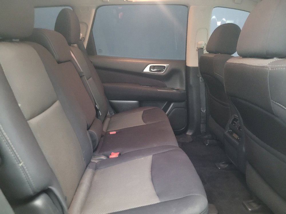 Used 2017 Nissan Pathfinder SV w/ SV Cold Weather Package FWD image 19