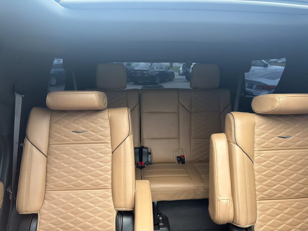 Used 2023 Cadillac Escalade Premium Luxury w/ LPO, Floor Liner Package AWD/4WD image 9