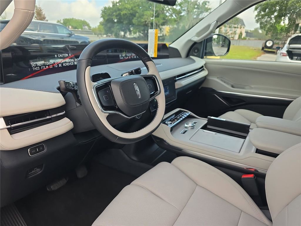 New 2026 Lincoln Navigator Premiere AWD/4WD image 19