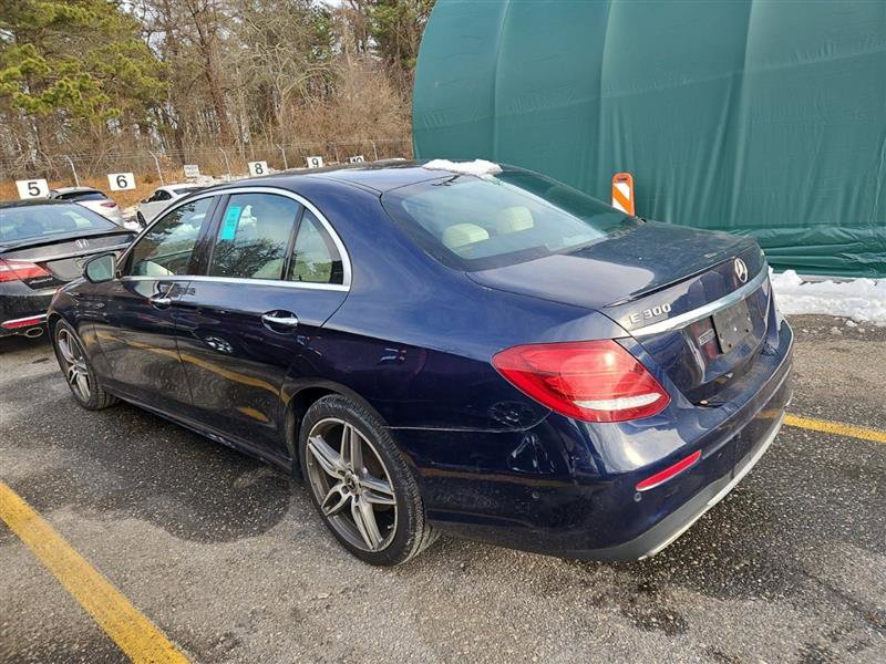 Used 2018 Mercedes-Benz E 300 4MATIC image 9
