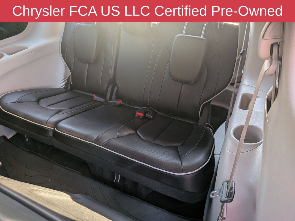 Used 2023 Chrysler Pacifica Limited FWD image 37
