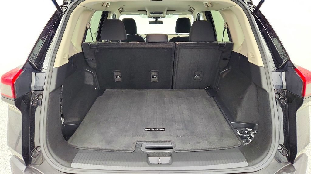 Used 2023 Nissan Rogue SV image 21