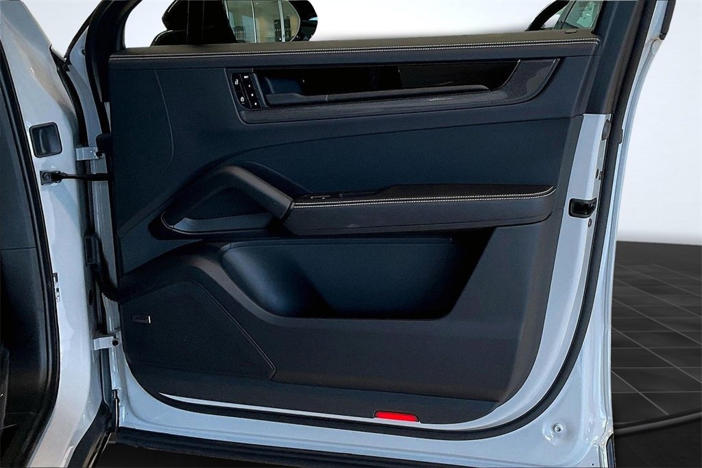 Used 2025 Porsche Cayenne GTS image 24