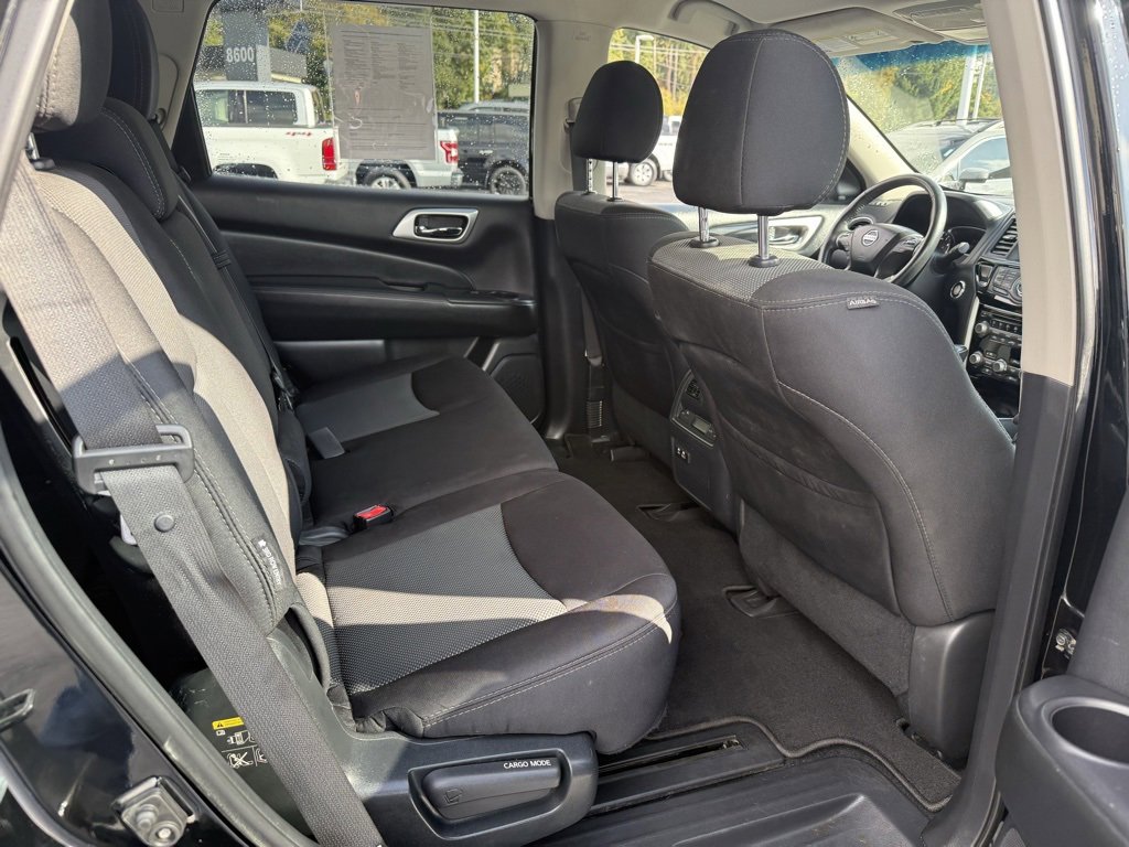 Used 2020 Nissan Pathfinder SV image 34
