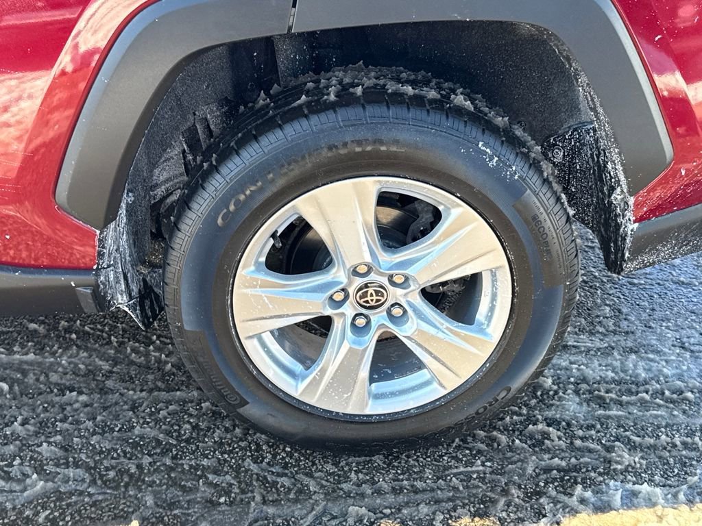 Used 2021 Toyota RAV4 XLE w/ Convenience Package image 38