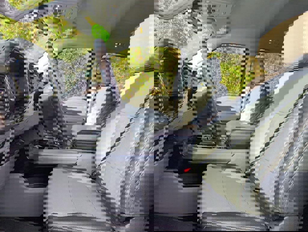 Used 2023 Ford F150 Lariat image 13