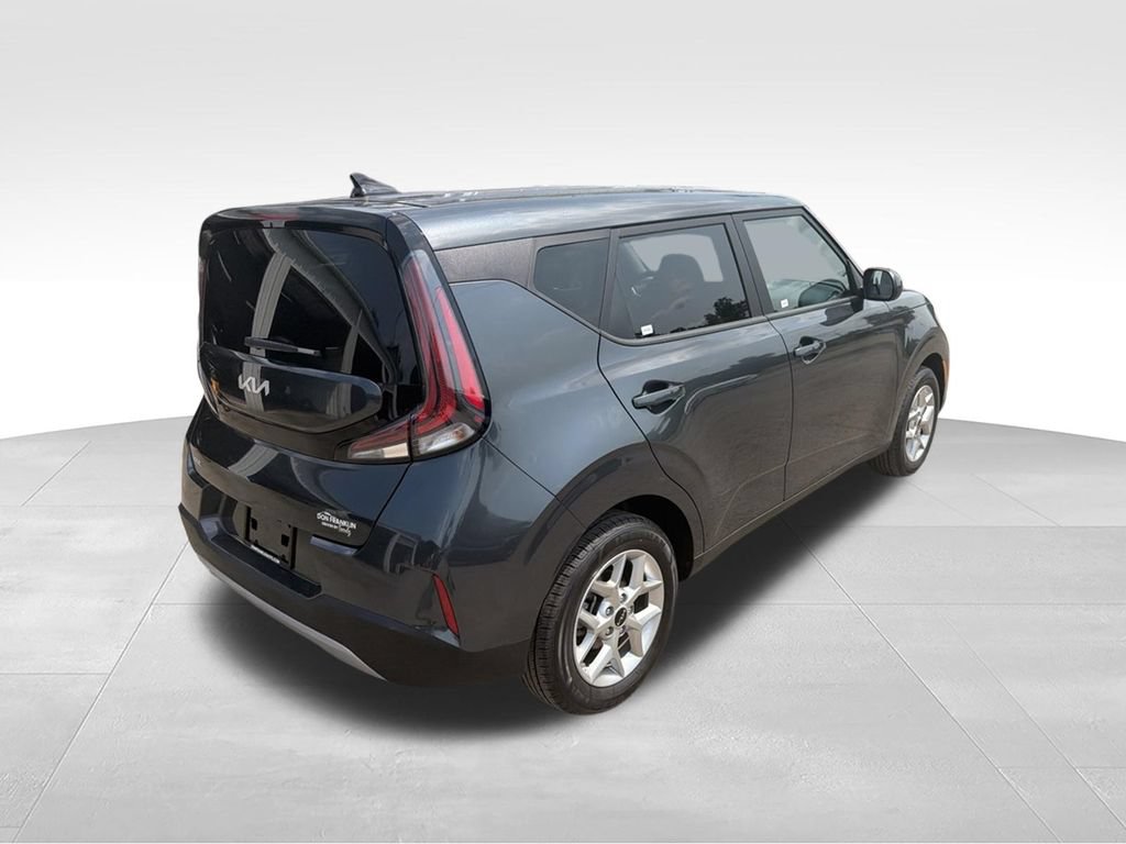Used 2025 Kia Soul LX w/ LX Technology Package FWD video 5