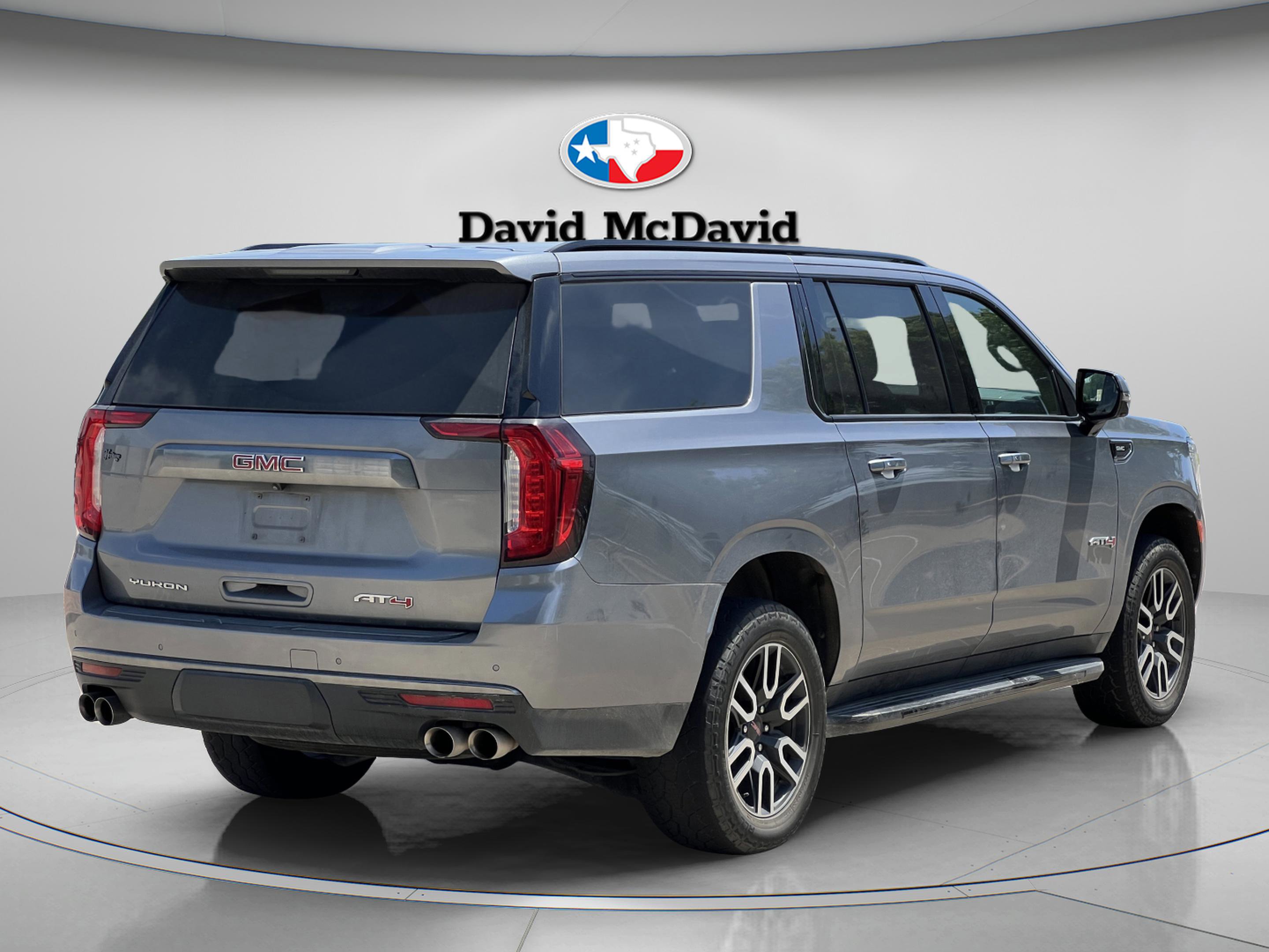 Used 2022 GMC Yukon XL AT4 w/ Technology Package AWD/4WD image 13