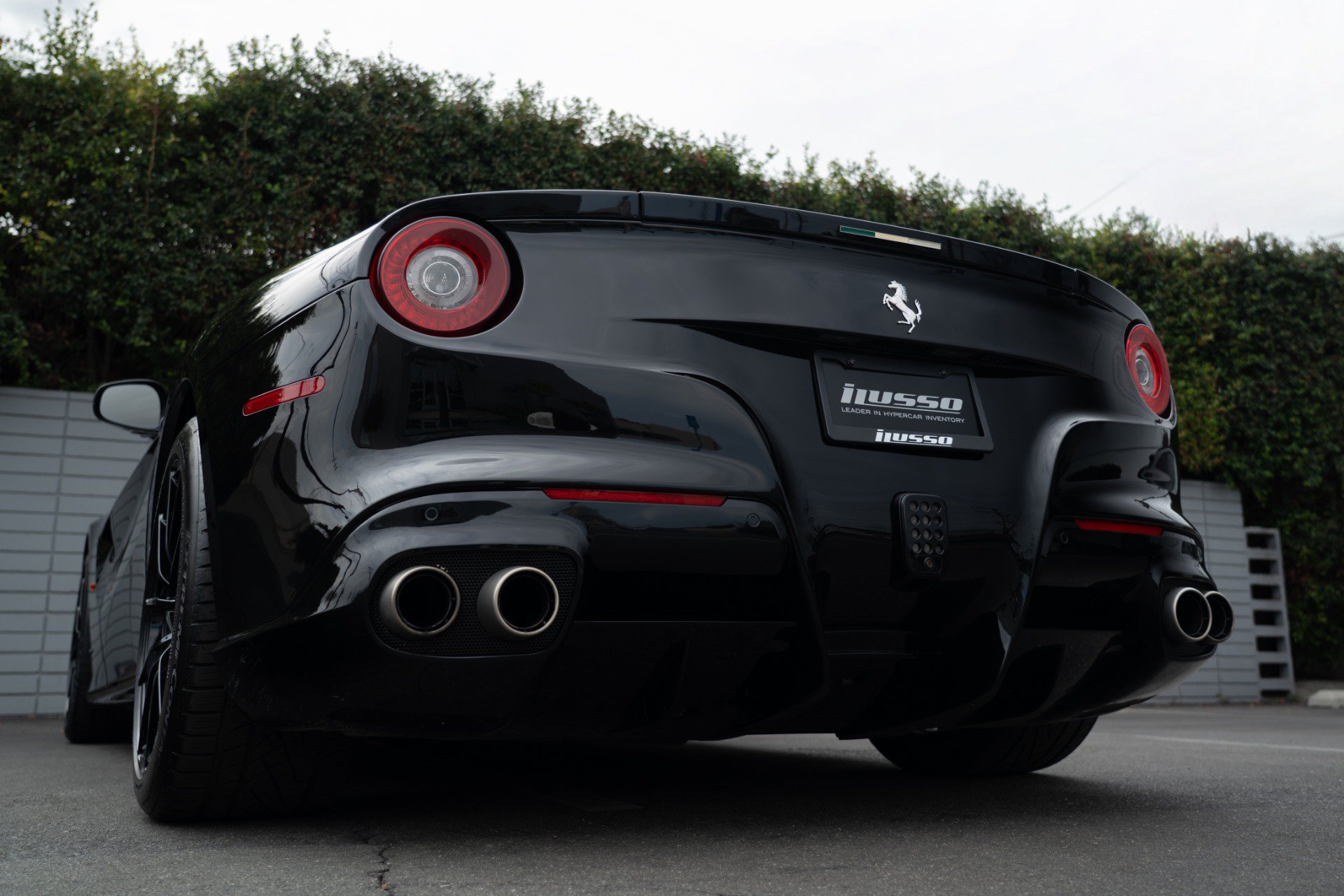 Used 2014 Ferrari F12 Berlinetta RWD image 34